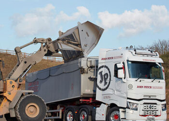 High-spec Renault Range T High joins JHP Transport’s fleet
