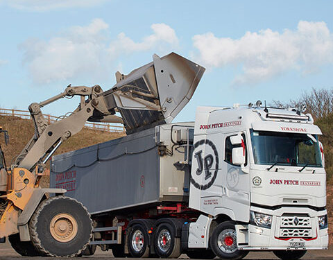 High-spec Renault Range T High joins JHP Transport’s fleet