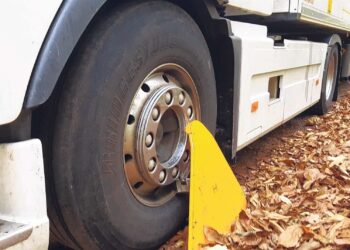 Trucks clamped in Kent as Council follow through on HGV parking ban