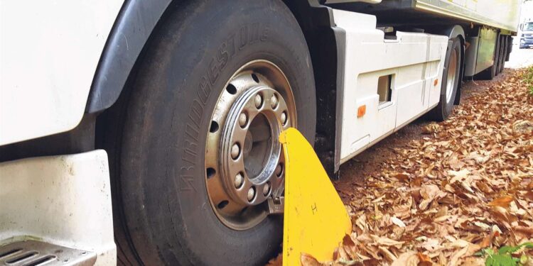 Trucks clamped in Kent as Council follow through on HGV parking ban