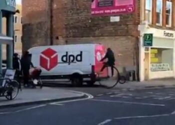VIDEO OOPS | Penny Farthing bicycle vs DPD Van