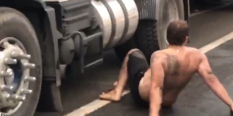 VIDEO | Brazilian Truck Drivers under the influence of a powerful narcotic