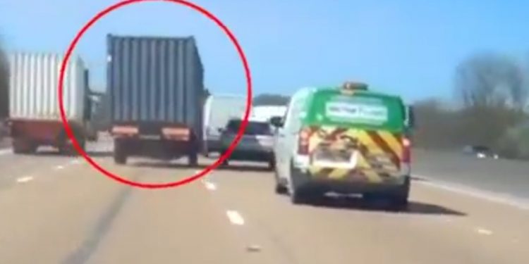 VIDEO OOPS | Being overtaken by your own trailer..