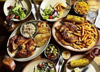 Nando’s shuts restaurants as lorry shortage hits chicken supply