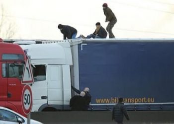 Trucker dies after migrant attack