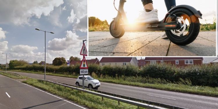 Cars swerve to avoid e-scooter rider on Dorset dual carriageway