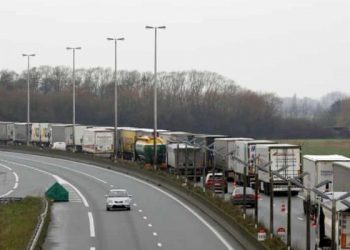 New border rules to blame for huge truck queues in Calais