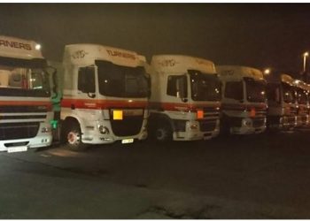 Grangemouth tanker drivers on strike as part of pay fight