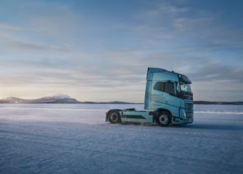Volvo’s heavy-duty electric truck “excels in both range and energy efficiency”