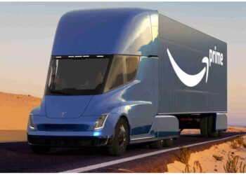 Tesla opens order book for its tractor unit to UK buyers