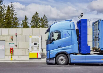 Volvo’s new hydrogen trucks will have a 620 mile range