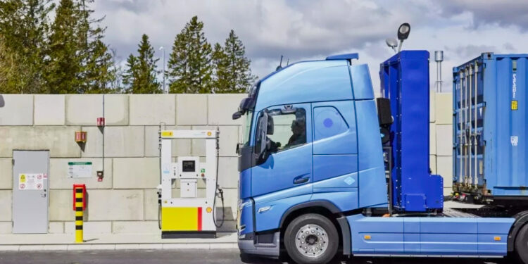 Volvo’s new hydrogen trucks will have a 620 mile range