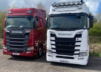 Haulier calls on UK truckers to park up in protest against fuel prices