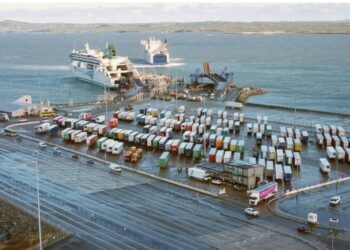 £220000 cash found in truckers cab
