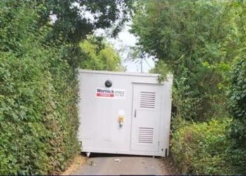 Trucker fined for blocking narrow lane