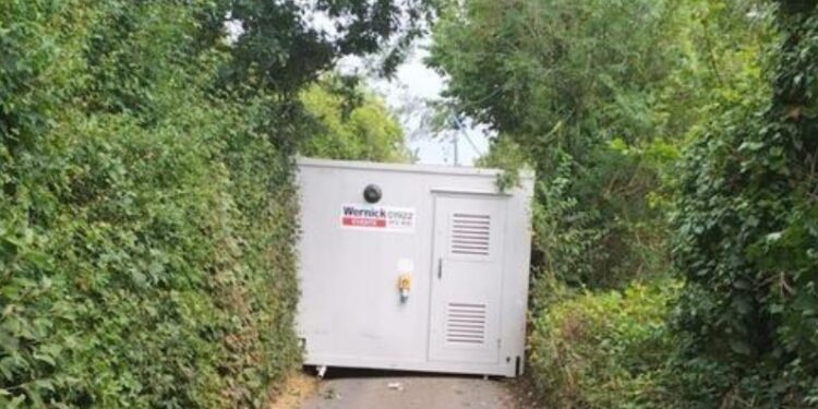 Trucker fined for blocking narrow lane
