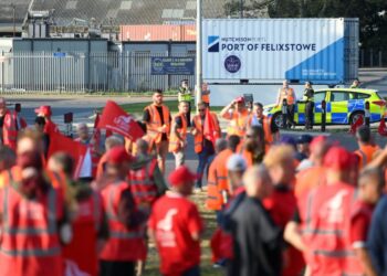 8 day strike to hit Felixstowe Port on 28th September