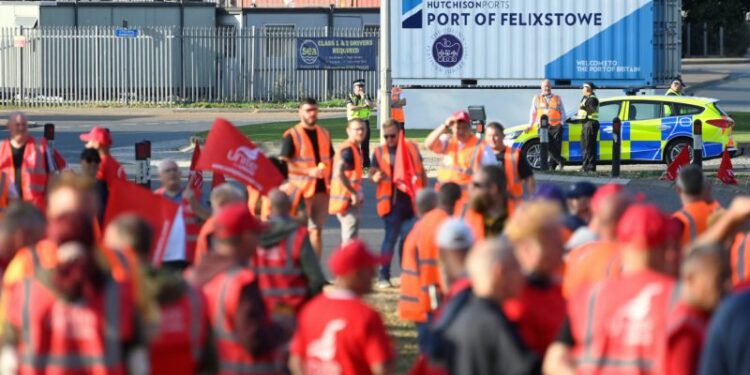 8 day strike to hit Felixstowe Port on 28th September