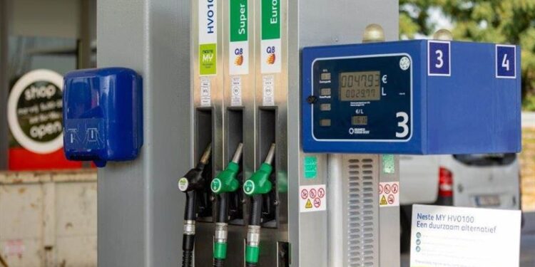 Trucker jailed for 5 years after refueling 262 times without paying