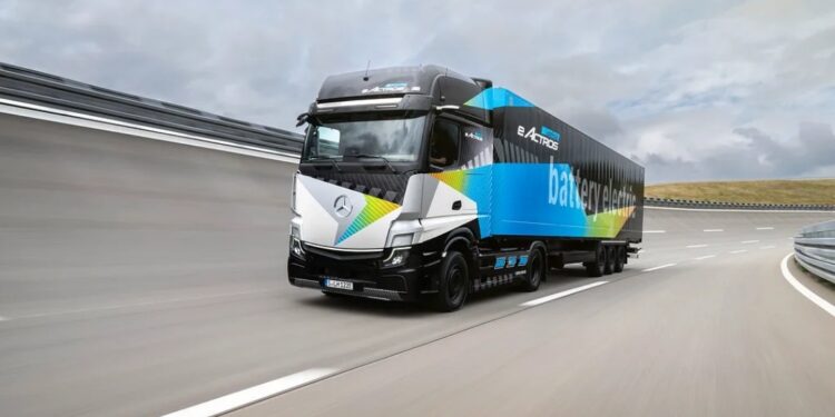 Meet the eActros.