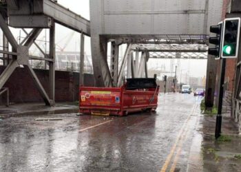 VIDEO OOPS | Tipper body detached after bridge strike