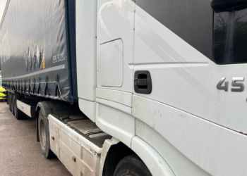 Truck pulling stolen trailer stopped near M180
