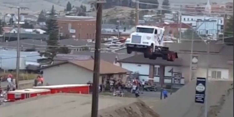 VIDEO | Insane tractor unit jump