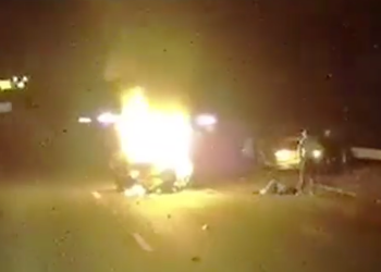 VIDEO | Hero trucker saves woman from burning car