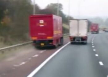 Video | Royal Mail truck caught using hardshoulder to undertake