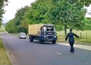 Video | 1965 roadside check for “Old Tearaway”