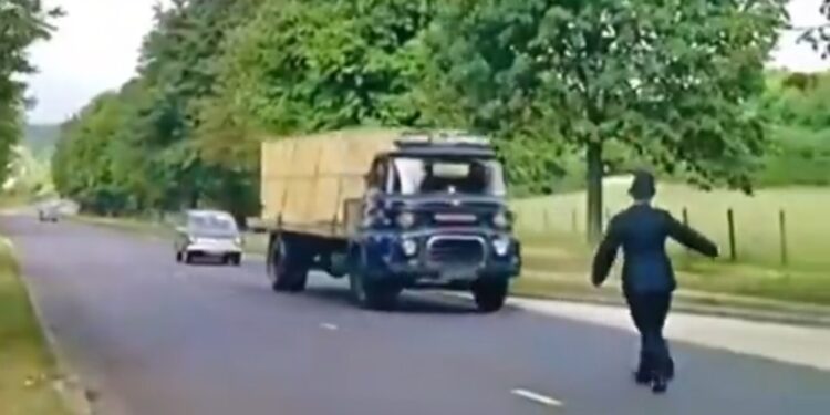Video | 1965 roadside check for “Old Tearaway”