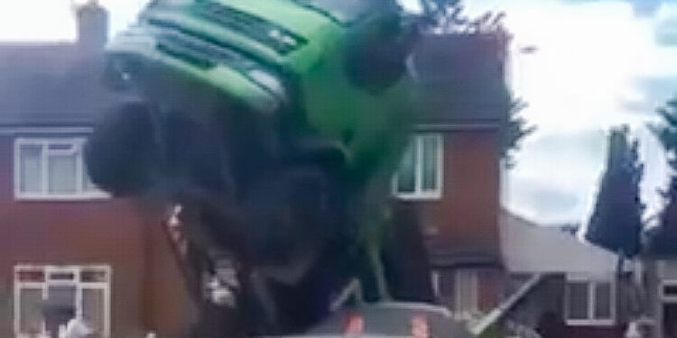 Video oops | Wheelie good skip loader