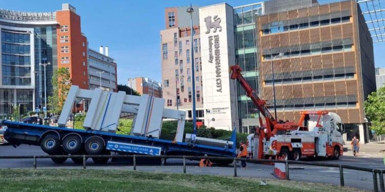 Sunken trailer causes chaos in Birmingham
