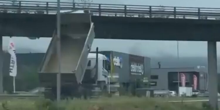 Video oops | Hammer down, tipper up…