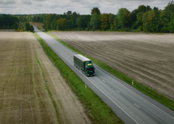 Solar-powered hybrid Scania out on test