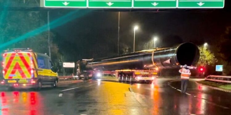 Transport Manager Sacked and Banned for “Abnormal Load” Rules Breach